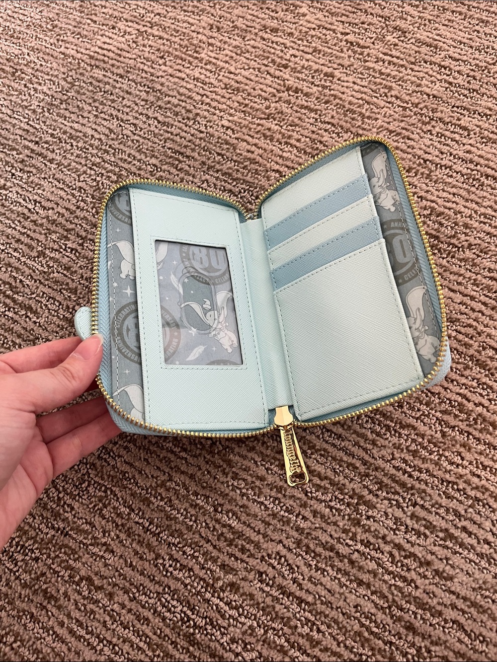 NWOT Loungefly Disney Dumbo Zip Wallet - Picture 3 of 3